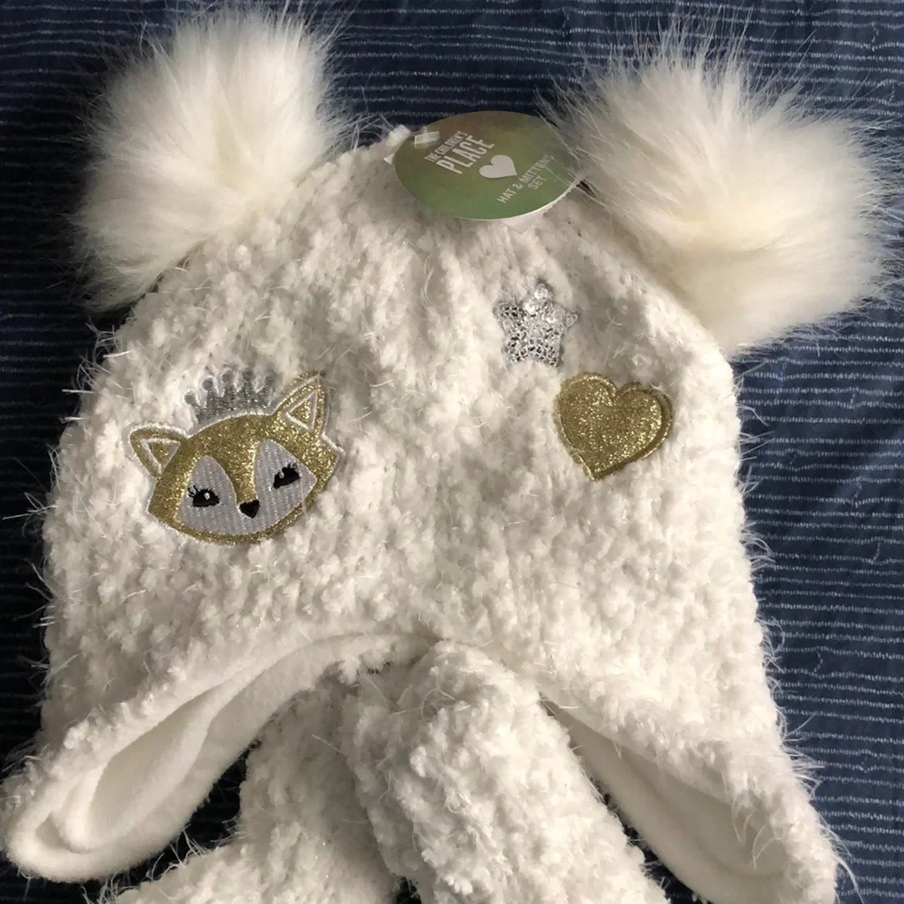 NWT  The children’s place Hat & mittens set sizeS